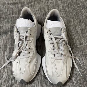 New Balance 327